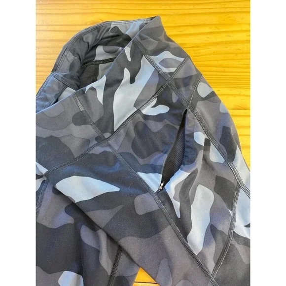 Athleta Camo Contender Leggings 7/8 Zip Pocket size S - Picture 9 of 13